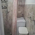 Laura *