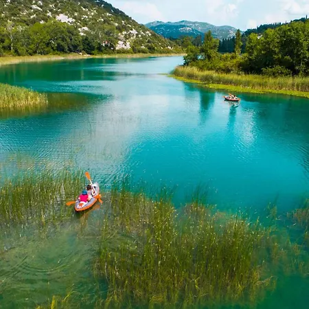 Laura * Ploce (Dubrovnik-Neretva)