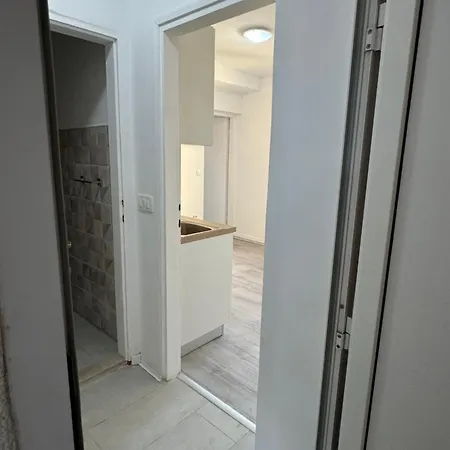 Laura Apartment