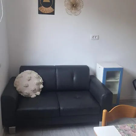 Laura Apartman *